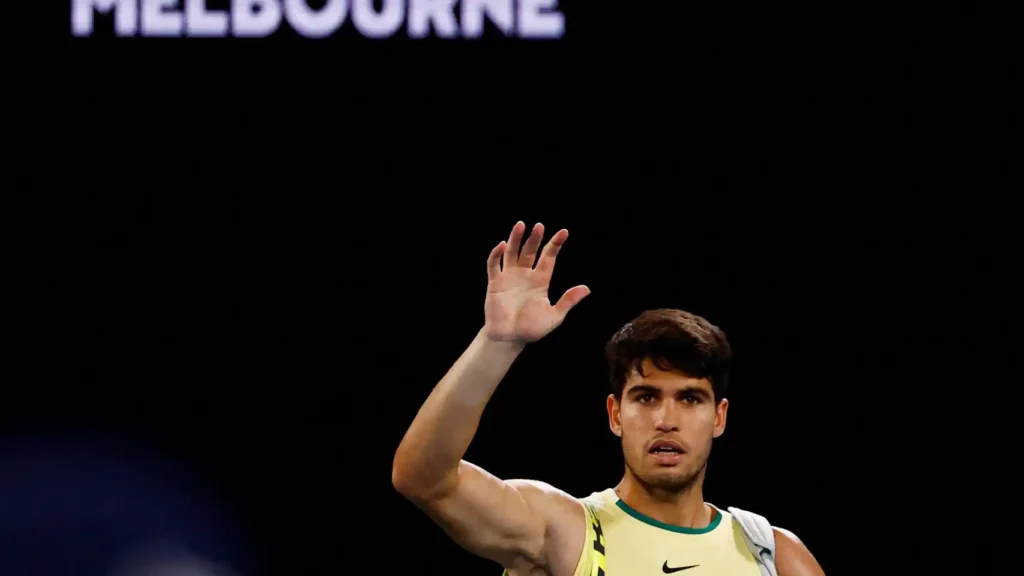 Carlos Alcaraz no se explica su derrota ante Zverev en Australia: «No sé lo que ha pasado»