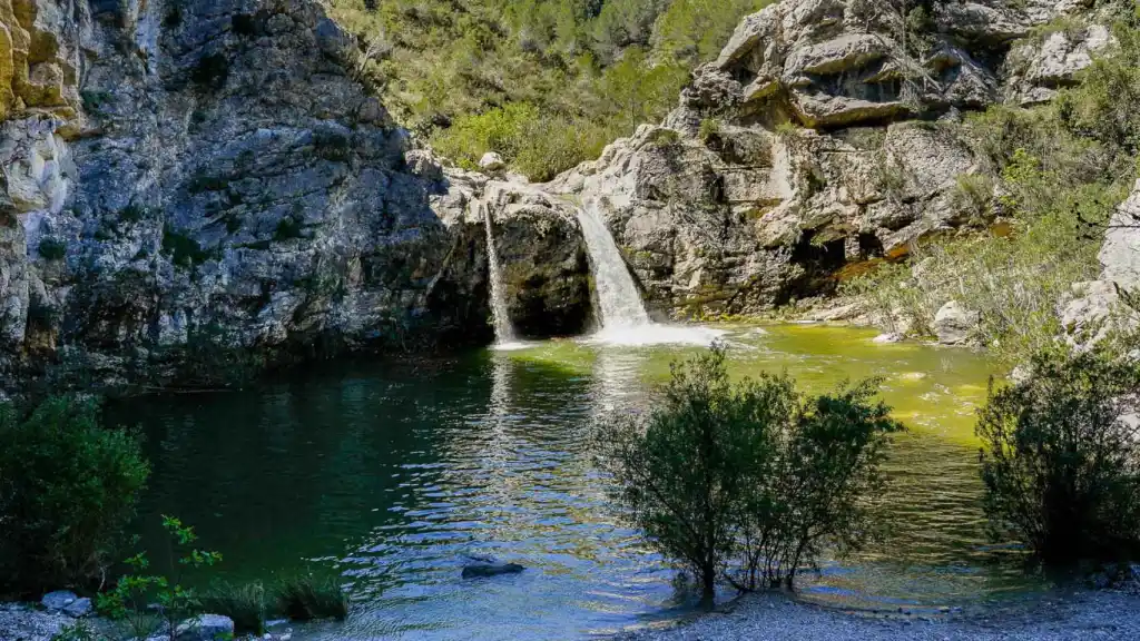 La piscina natural más impresionante de España: con aguas turquesas e ideal para una escapada.