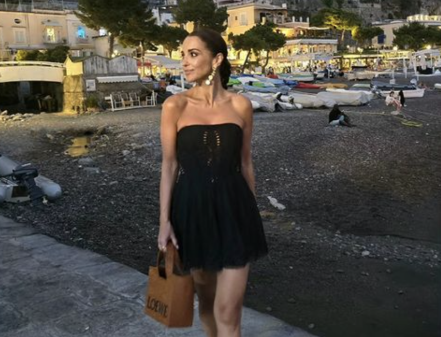 Paula Echevarría ha encontrado el ‘Little Black Dress’ que te hará ser el centro de todas las miradas este verano.