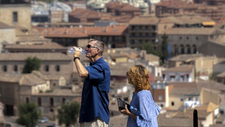 Hidratación en verano: la medida para cuidar los riñones que la mayoría ignora en España.