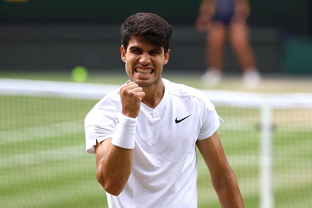 Alcaraz derrota a Djokovic y gana Wimbledon por segunda vez