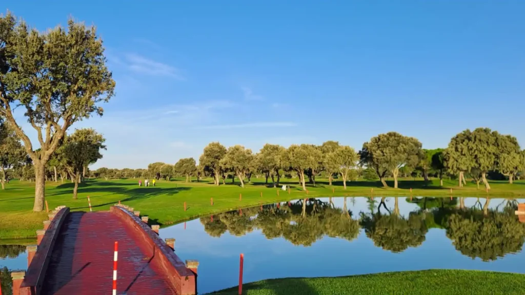 Homenaje a Pepe Domingo Castaño en el final de temporada de la AEPJG en La Valmuza Golf