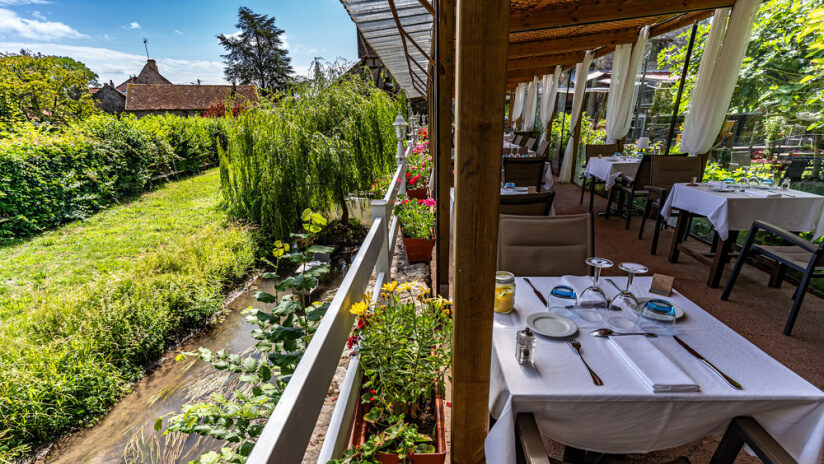 Este antiguo molino de agua es uno de los restaurantes más fascinantes cerca de Biarritz: hogar de ‘El Principito Vegetal’.