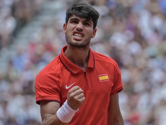 Carlos Alcaraz supera a Tommy Paul y queda a un paso de las medallas en los Juegos Olímpicos.