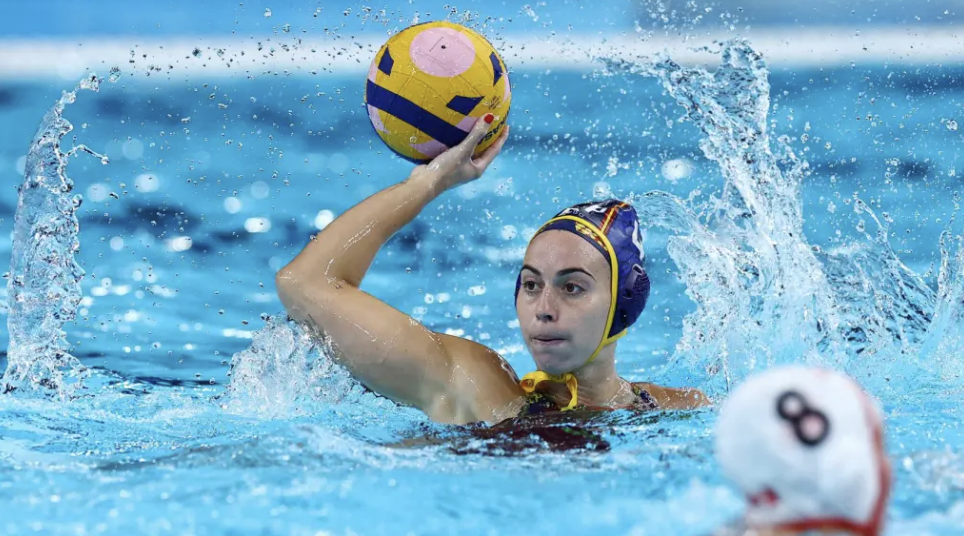 La selección femenina de waterpolo arrolla a Canadá y avanza a las semifinales de los Juegos Olímpicos.