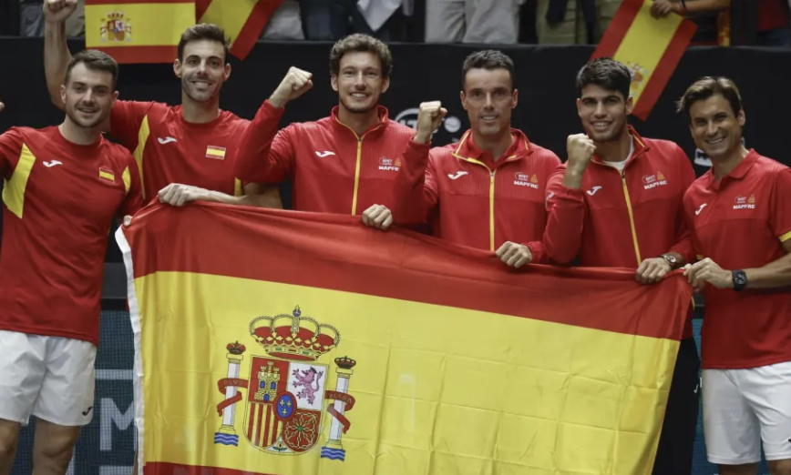 España cierra una semana perfecta con victoria sobre Australia y se asegura un lugar en la Final a 8 de la Copa Davis.