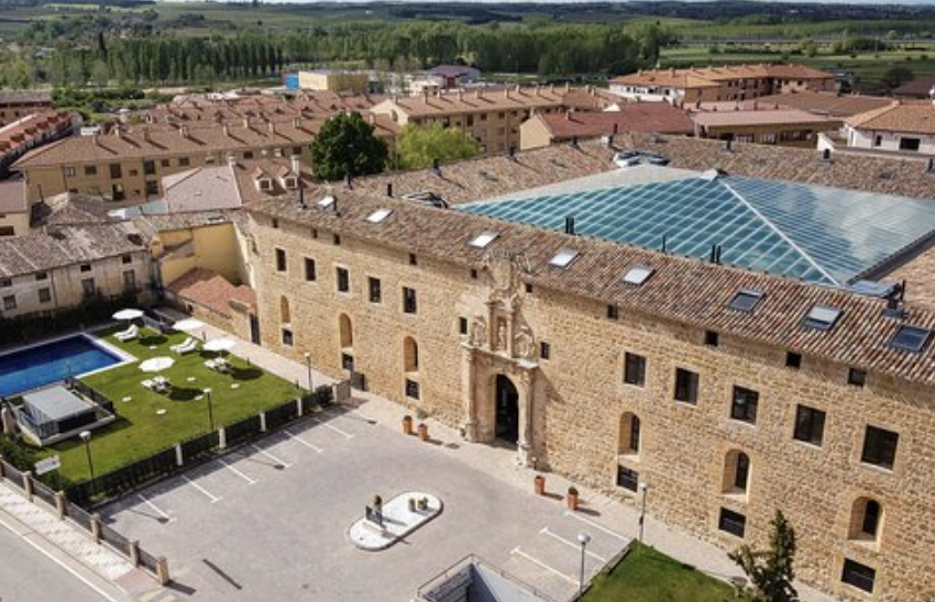 El encantador balneario oculto en un edificio histórico de España: aguas curativas en la Ribera del Duero.