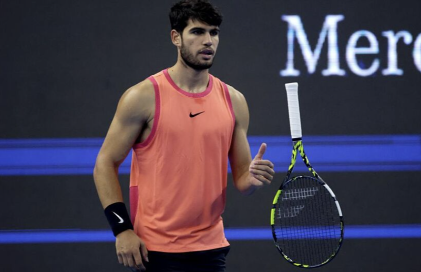 Carlos Alcaraz se toma la revancha contra Monfils y avanza a los cuartos del Masters de Shanghái.